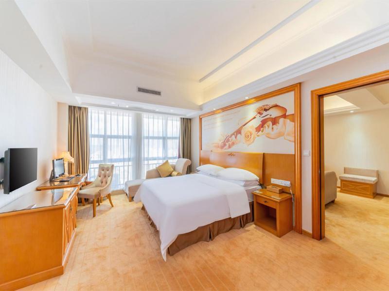שנג'ן Vienna Hotel Shiyan Guangming Road מראה חיצוני תמונה