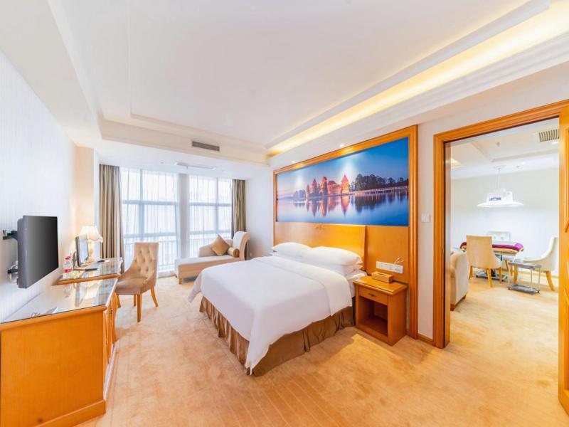 שנג'ן Vienna Hotel Shiyan Guangming Road מראה חיצוני תמונה