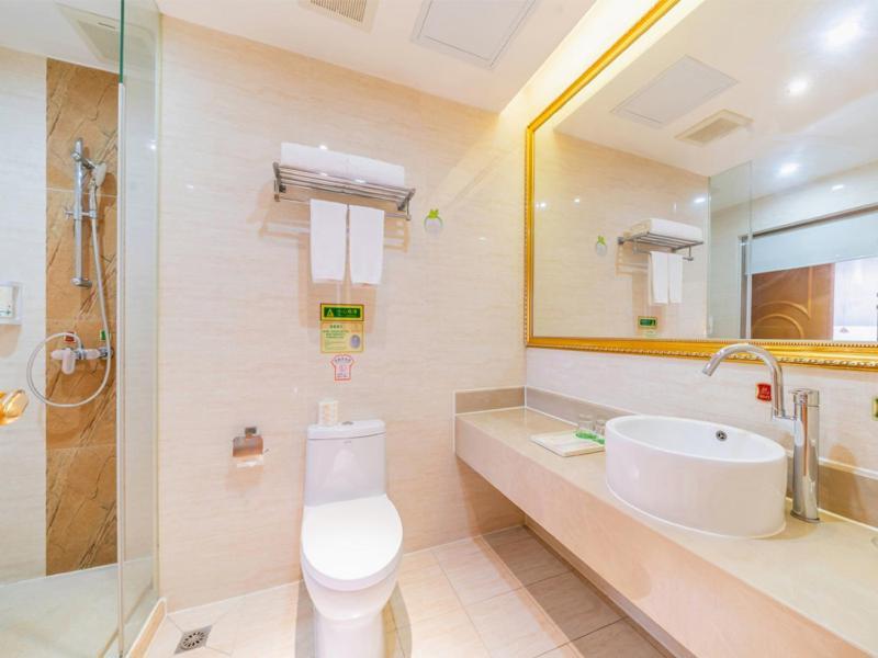 שנג'ן Vienna Hotel Shiyan Guangming Road מראה חיצוני תמונה