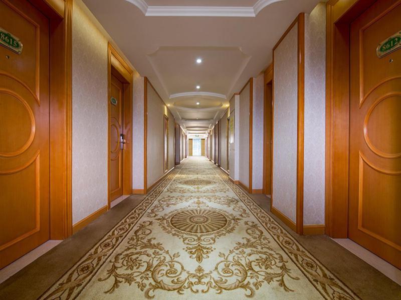 שנג'ן Vienna Hotel Shiyan Guangming Road מראה חיצוני תמונה