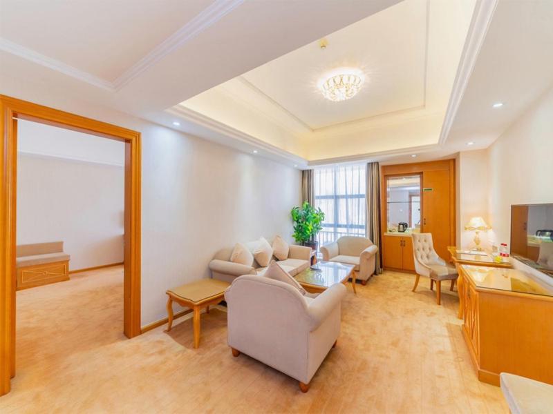 שנג'ן Vienna Hotel Shiyan Guangming Road מראה חיצוני תמונה